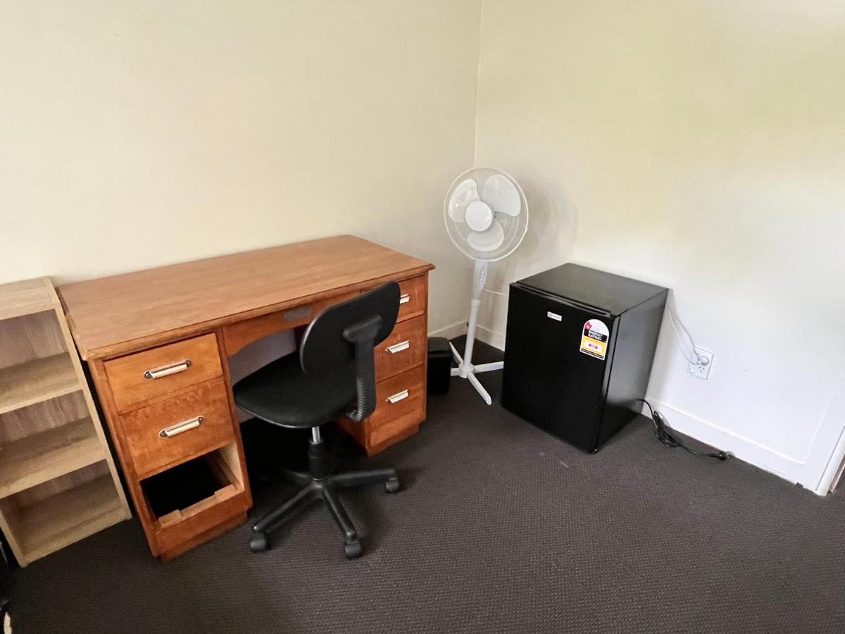 Single Room #1 Or #3 - Homestay Family Home - No Breakfast Hamilton Exteriér fotografie