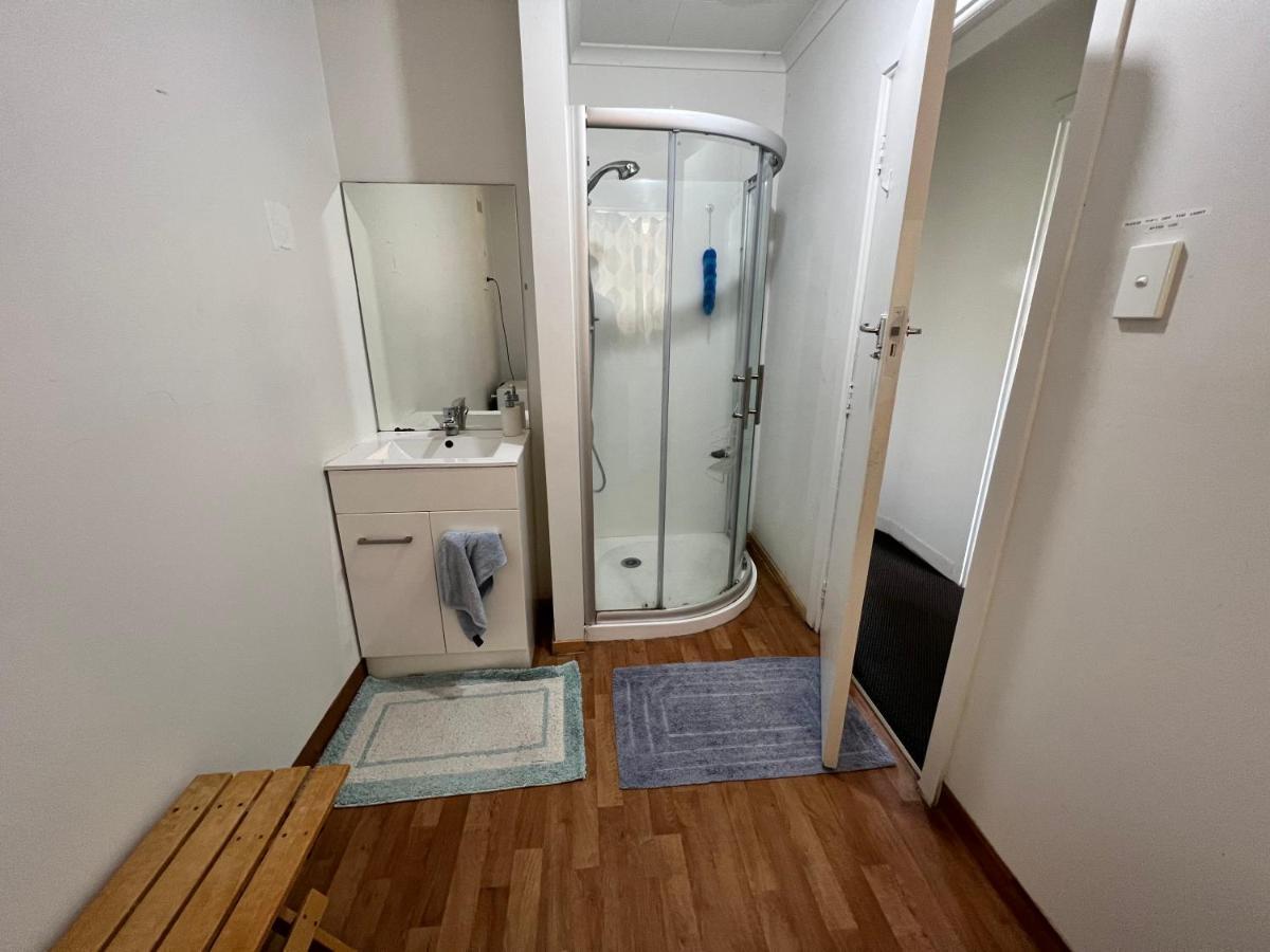 Single Room #1 Or #3 - Homestay Family Home - No Breakfast Hamilton Exteriér fotografie
